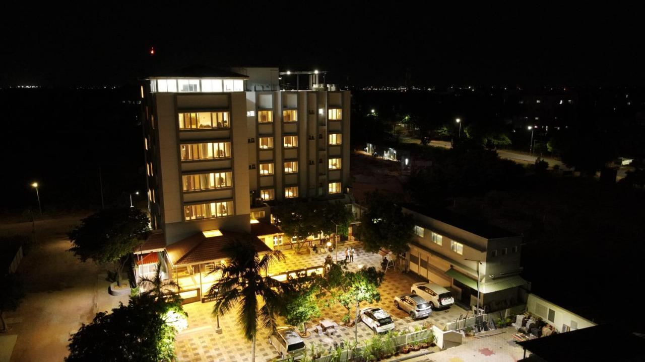 Minas Manor Hotel Tiruchirappalli Exterior photo