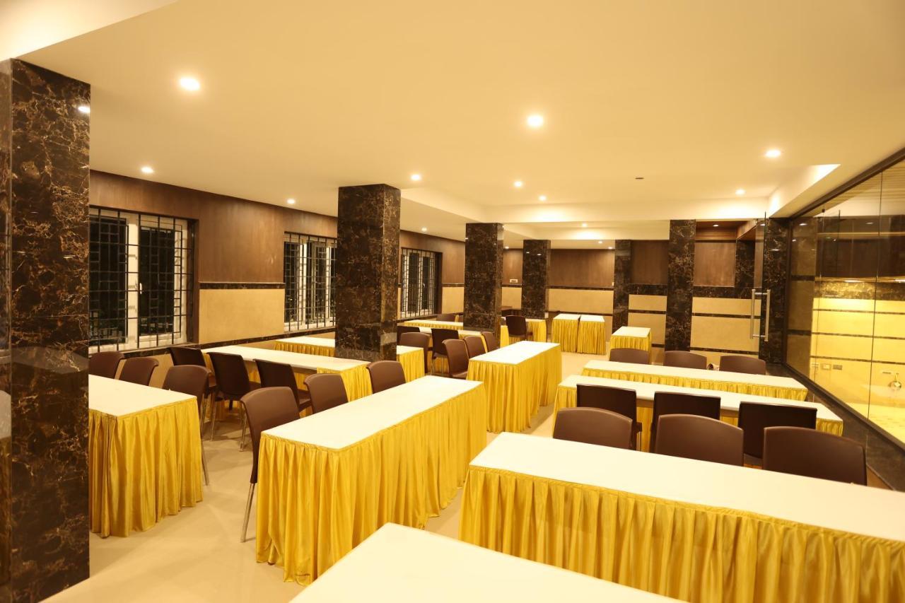 Minas Manor Hotel Tiruchirappalli Exterior photo