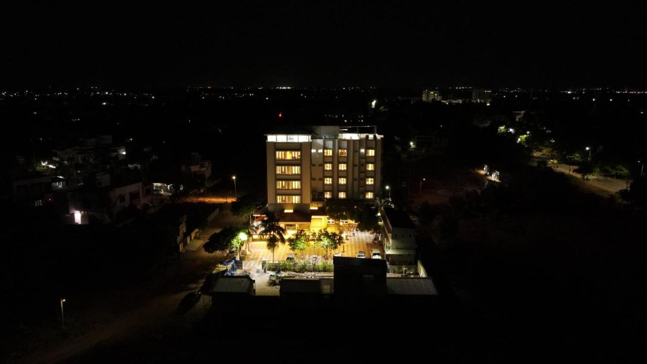Minas Manor Hotel Tiruchirappalli Exterior photo