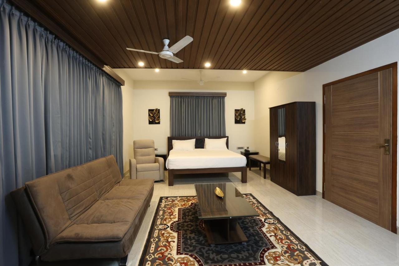 Minas Manor Hotel Tiruchirappalli Exterior photo