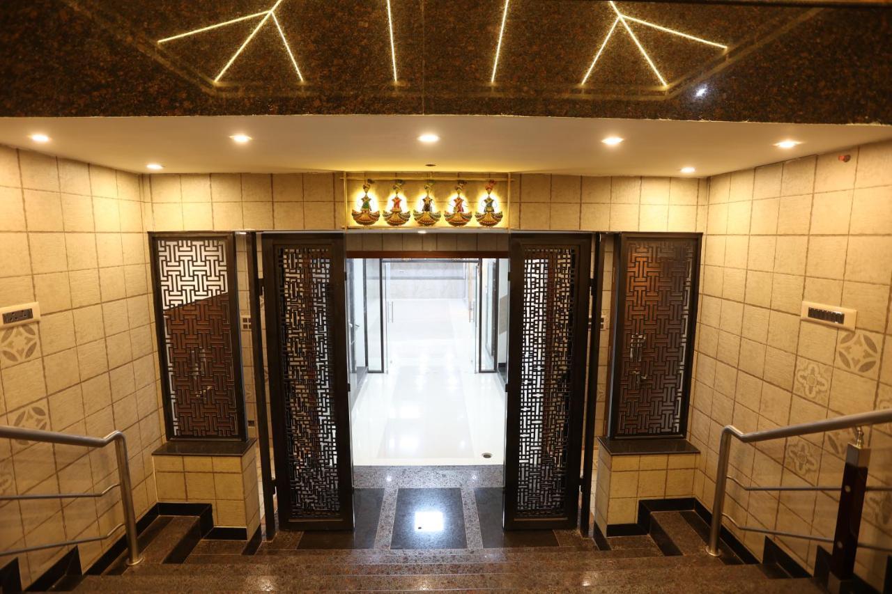 Minas Manor Hotel Tiruchirappalli Exterior photo